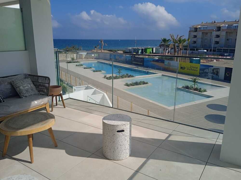 Moderne Wohnung mit Meerblick in erster Strandlinie in Denia, Alicante – Neubauprojekt
