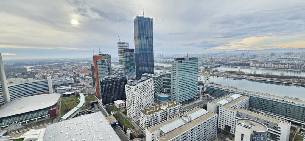 Moderne 2-Zimmerwohnung im Mischek Tower mit traumhaftem Blick auf die Donau und die UNO-City