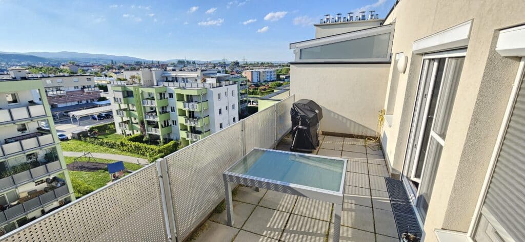 Moderne DG-Wohnung mit 3 Zimmern, Terrassen und Fernblick in Wiener Neudorf