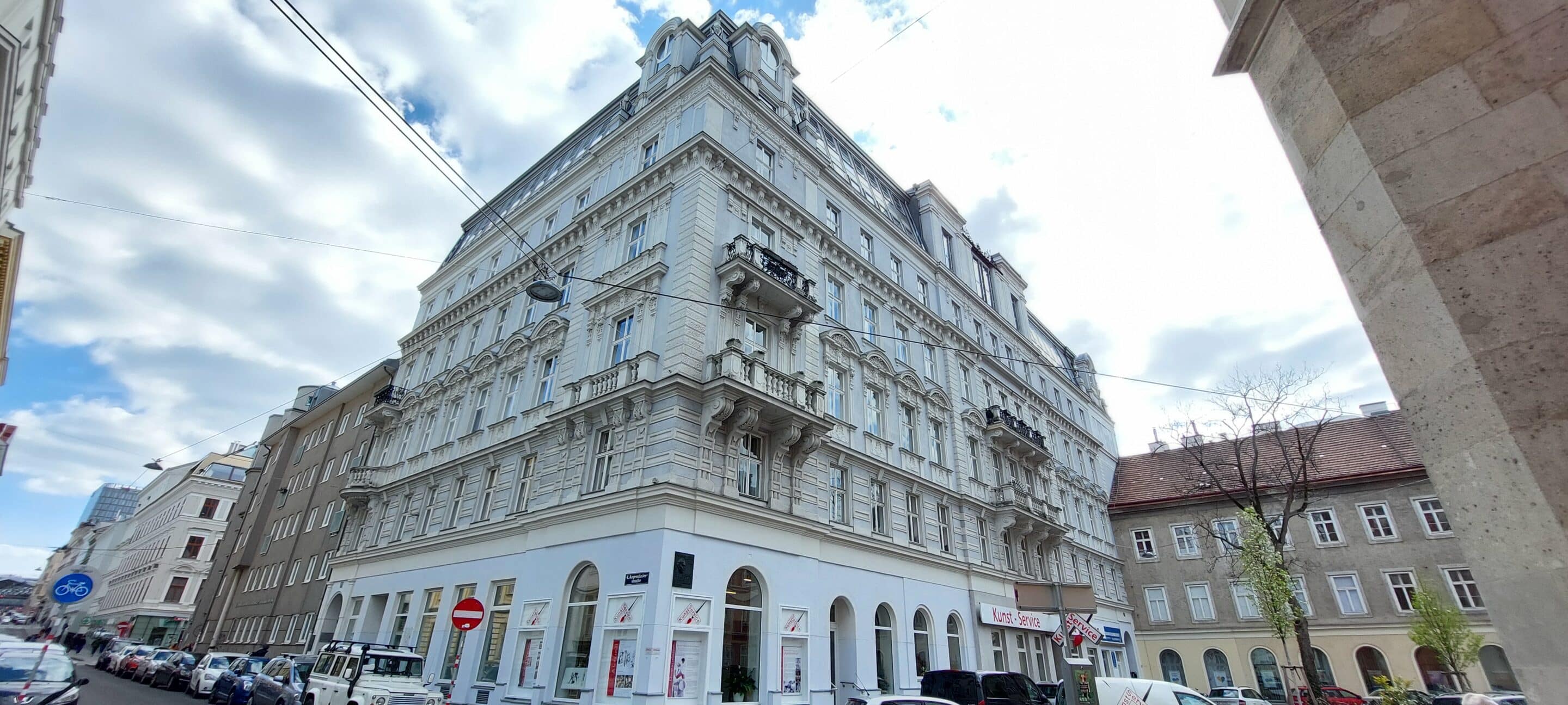 Sanierte 2-Zimmerwohnung mit 67 m² zur Miete am Sankt-Elisabeth-Platz im 4. Bezirk in Wien